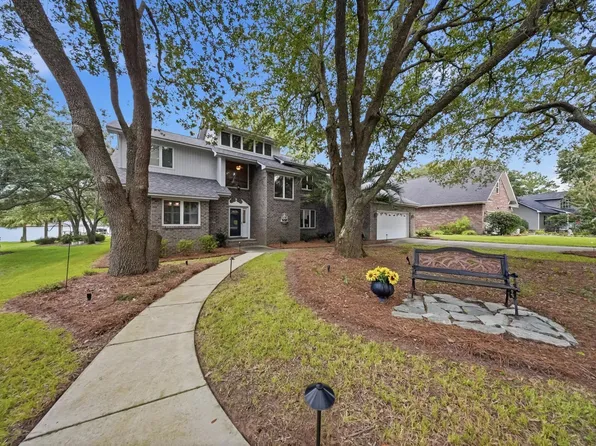 1397 Lakeview Dr, Manning, SC 29102