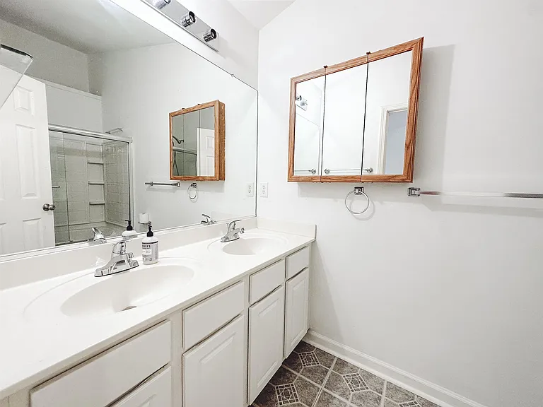 3247 Hidden Cove Cir — Photo 10