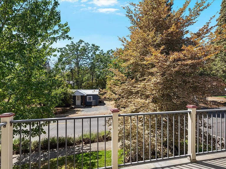 100 Jackson Creek Dr — Photo 24