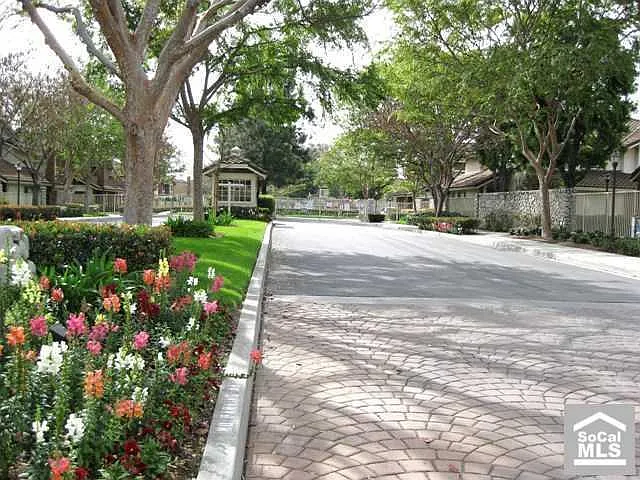 Camden Ln — Photo 2