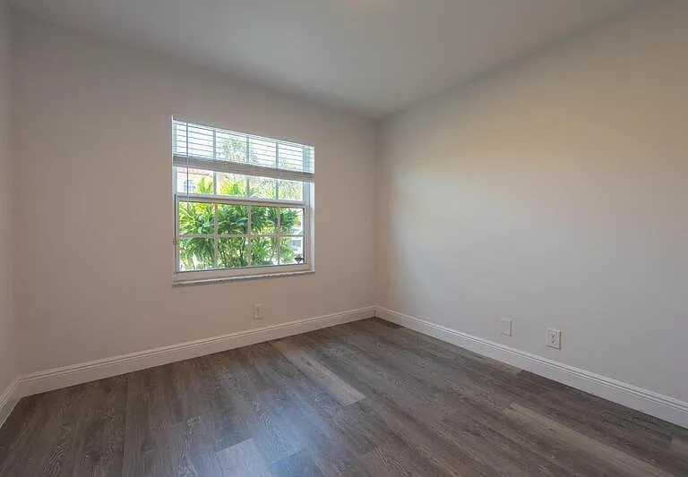 10651 Buttonwood Lake Dr — Photo 17