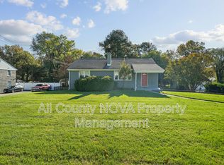 4605 Henderson Rd, Temple Hills, MD 20748