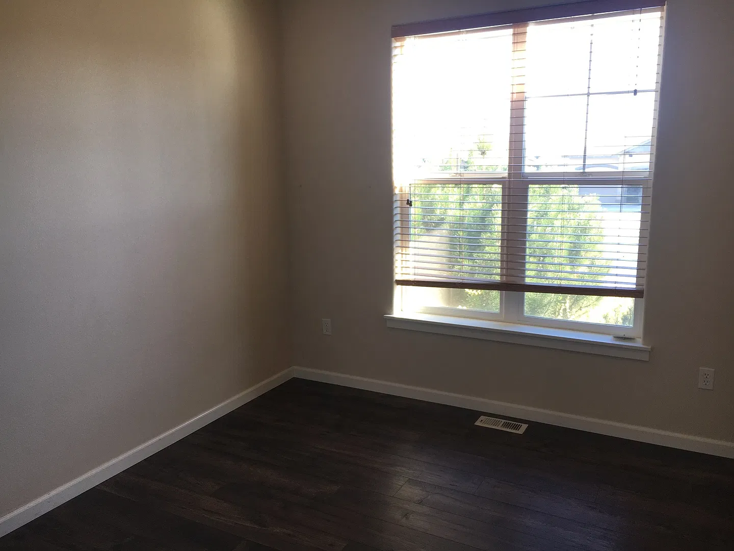 4 Bedroom Rambler in Horn Rapids! — Photo 1
