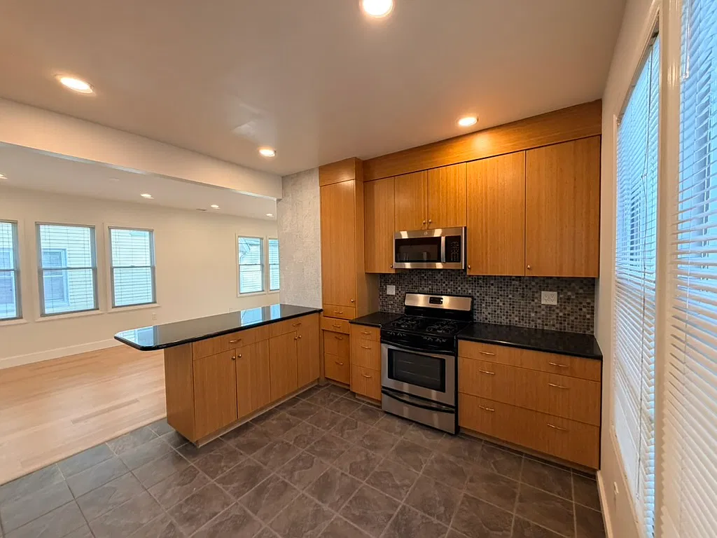 2 bed, 1200 sqft, $2,750 — Photo 2