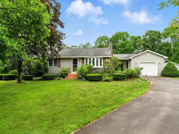 612 N Liberty St, Belchertown, MA 01007