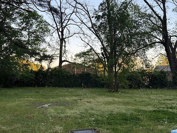 3rd image of 1521 Lookout Dr