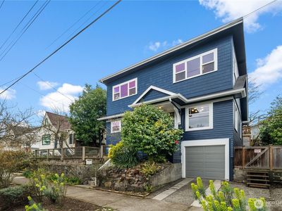 8211 Linden Avenue N, Seattle, WA, 98103