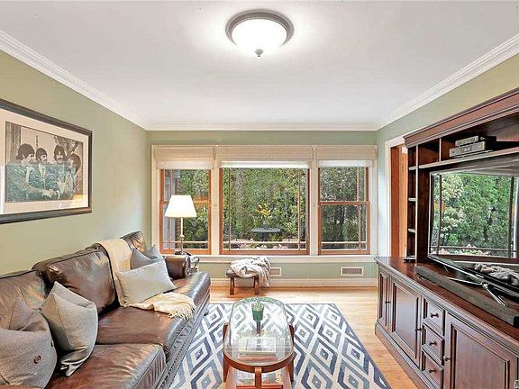 4th image of 14 Sunset Ln