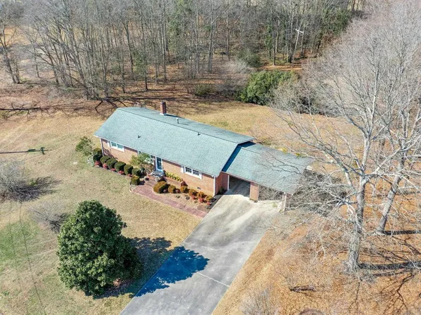 131 Camelot Ct, Easley, SC 29640