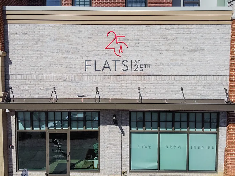 Flats at 25th — Photo 100