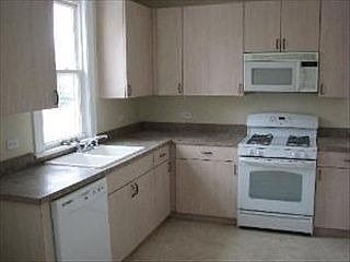 4th image of 638 E Calhoun St