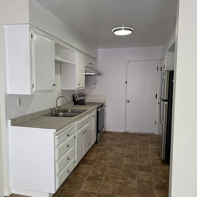 3 bed, 1610 sqft, $5,200 — Photo 3