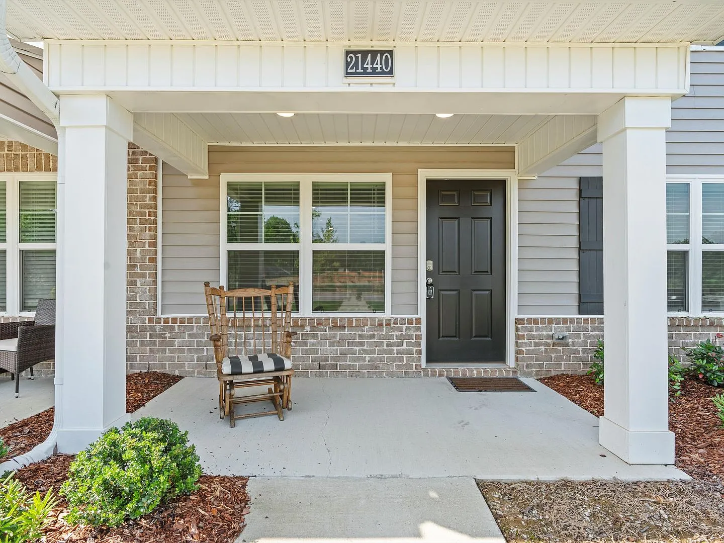Fantastic Location Spacious 3 Bedroom Townhome with Rear-Entry Garage! — Photo 1