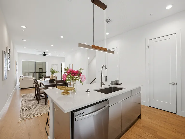 4517 Munger Ave #101 — Photo 20