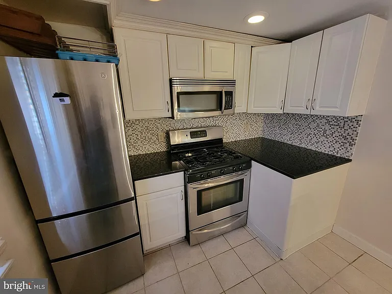 1828 Green St #-1R — Photo 9