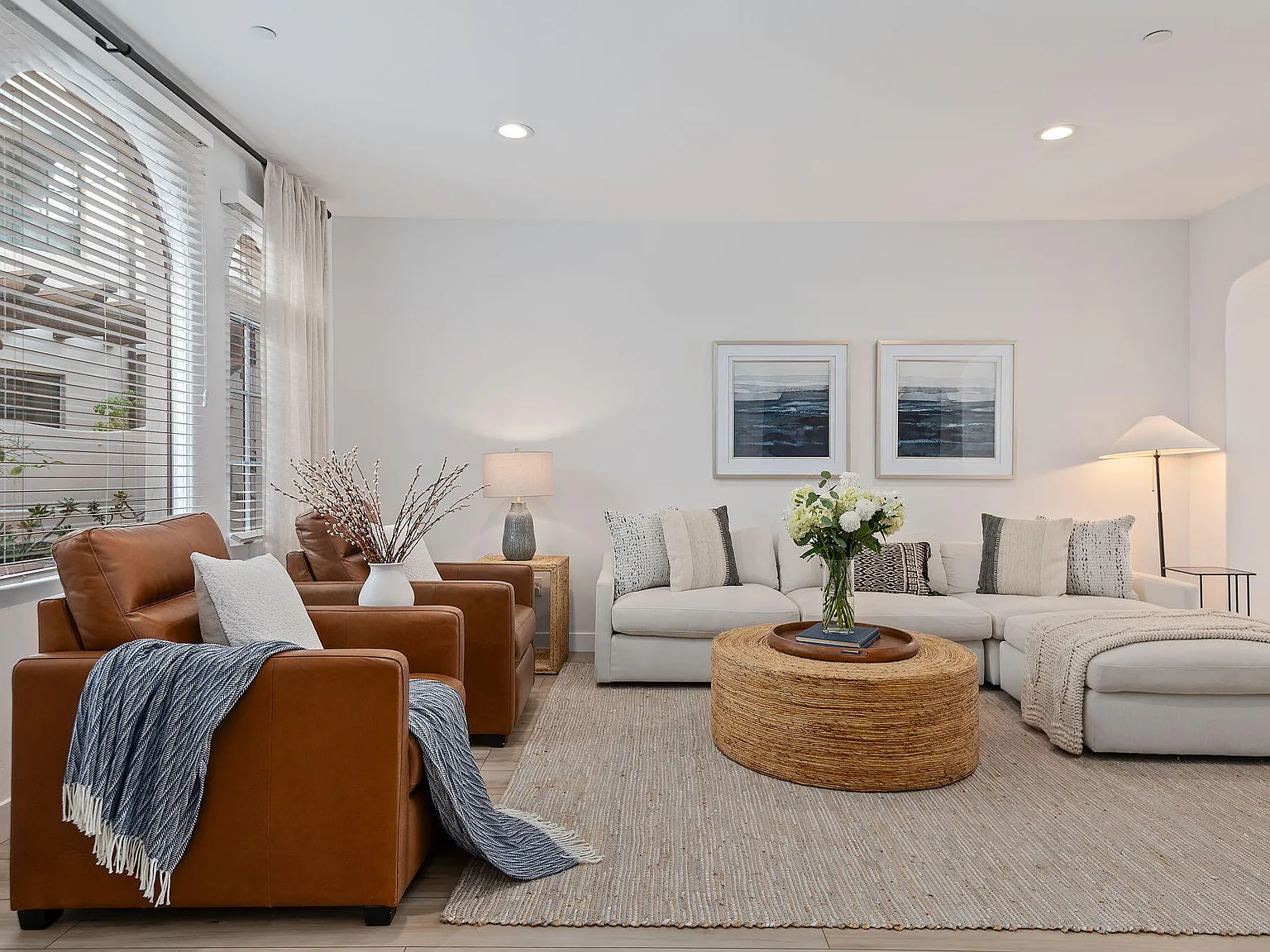 2 bed, 2.5 bath, 1819 sqft, $9,900 — Photo 3