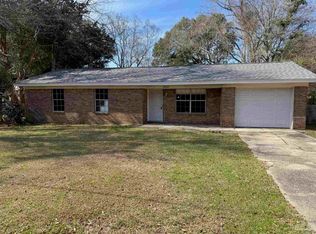 2002 Woodbury Dr, Cantonment, FL 32533