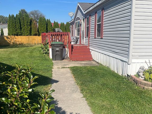 Exterior Image-11-Fleetwood 37 Northtowne Meadows