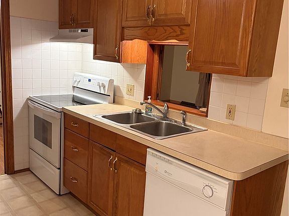 2nd image of 22998 Alexander Rd