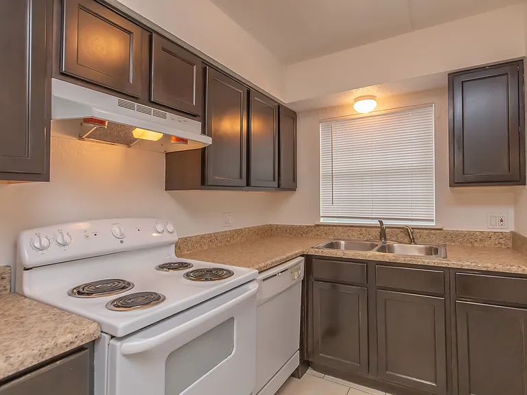 Serenity Apartments — Photo 23