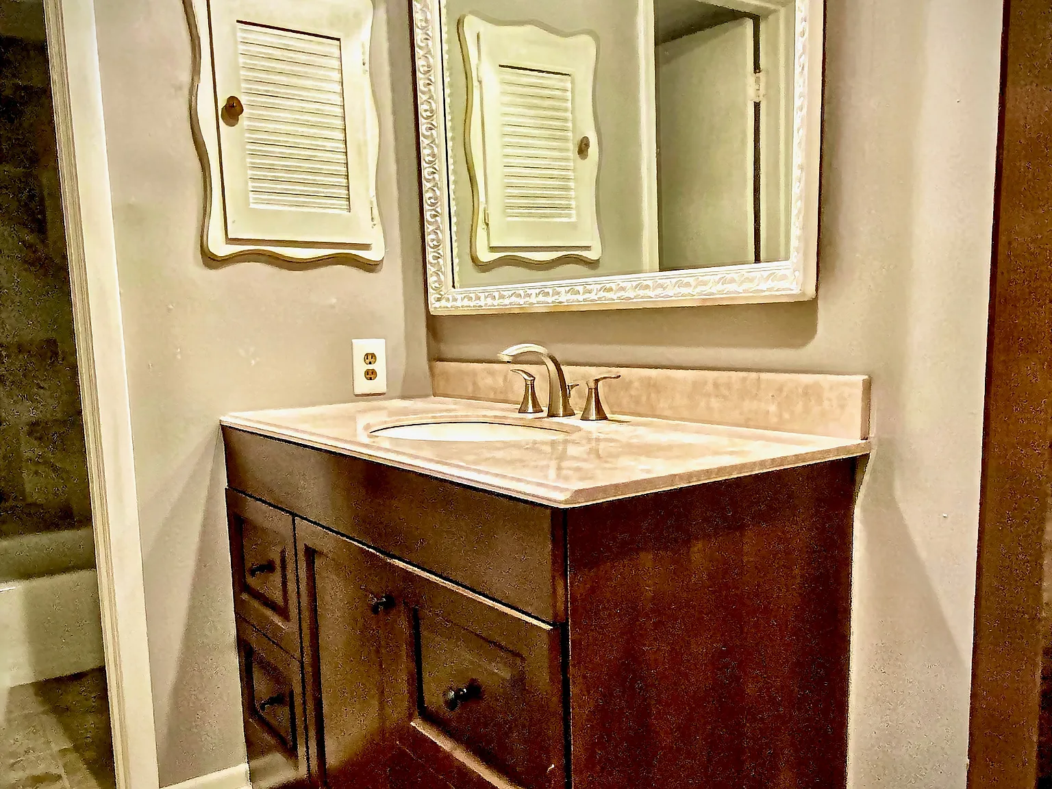 Brittany Apartments — Photo 4