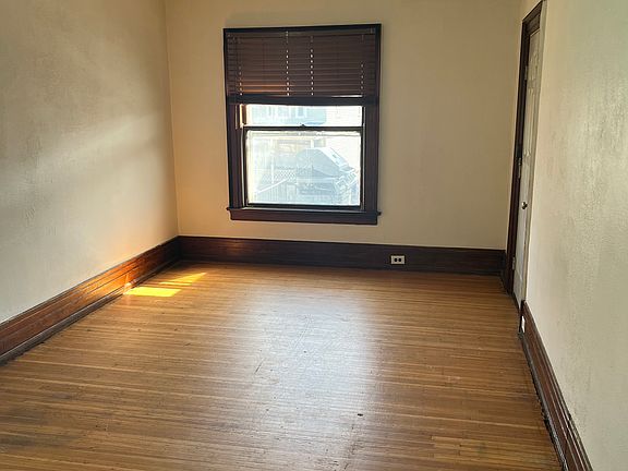 4th image of 352 Auburn Ave APT 3