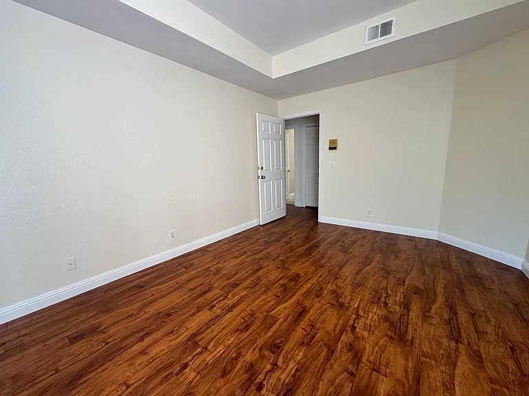 25912 Hayward Blvd — Photo 12