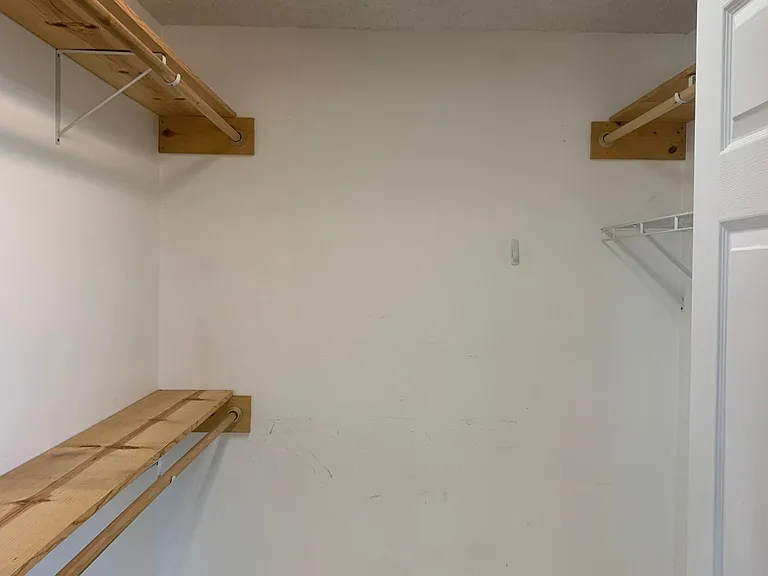 20 Spring Dr — Photo 11