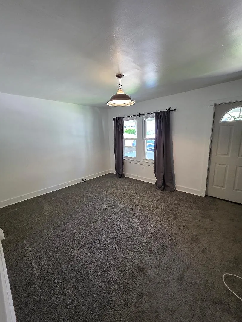 425 Mount Vernon Ave — Photo 4