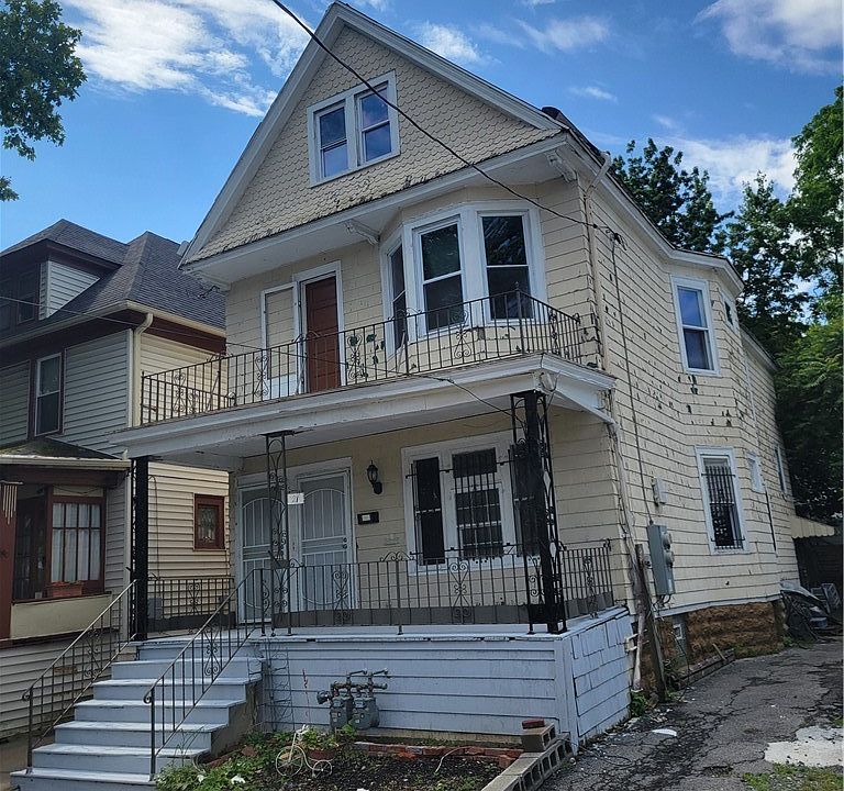 1st image of 21 Antwerp St