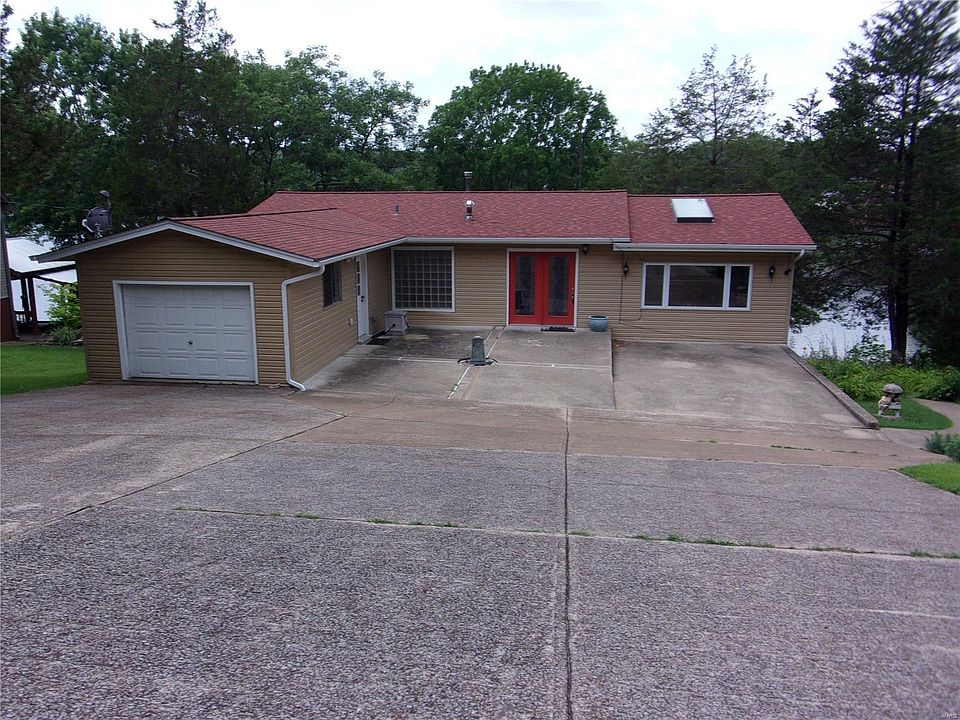 1st image of 270 N Lake Dr