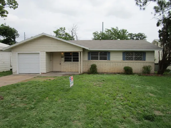 2231 Herbert St, Vernon, TX 76384