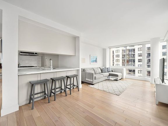 3rd image of 389 E 89th St APT 12C