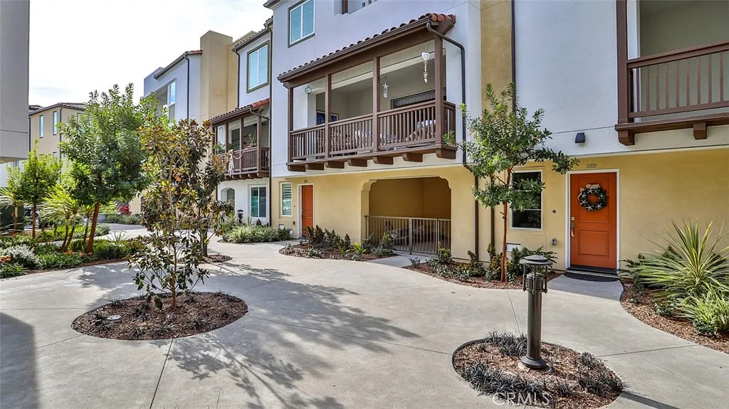 2 bed, 1404 sqft, $5,500 — Photo 4