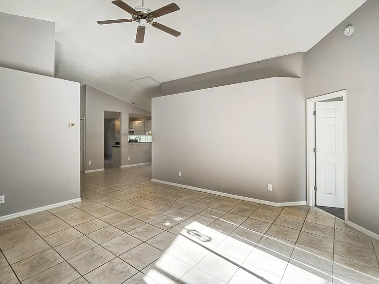 1033 Lake Davenport Blvd — Photo 11