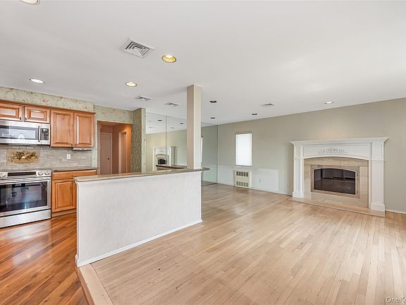 4th image of 3332 Elliott Boulevard