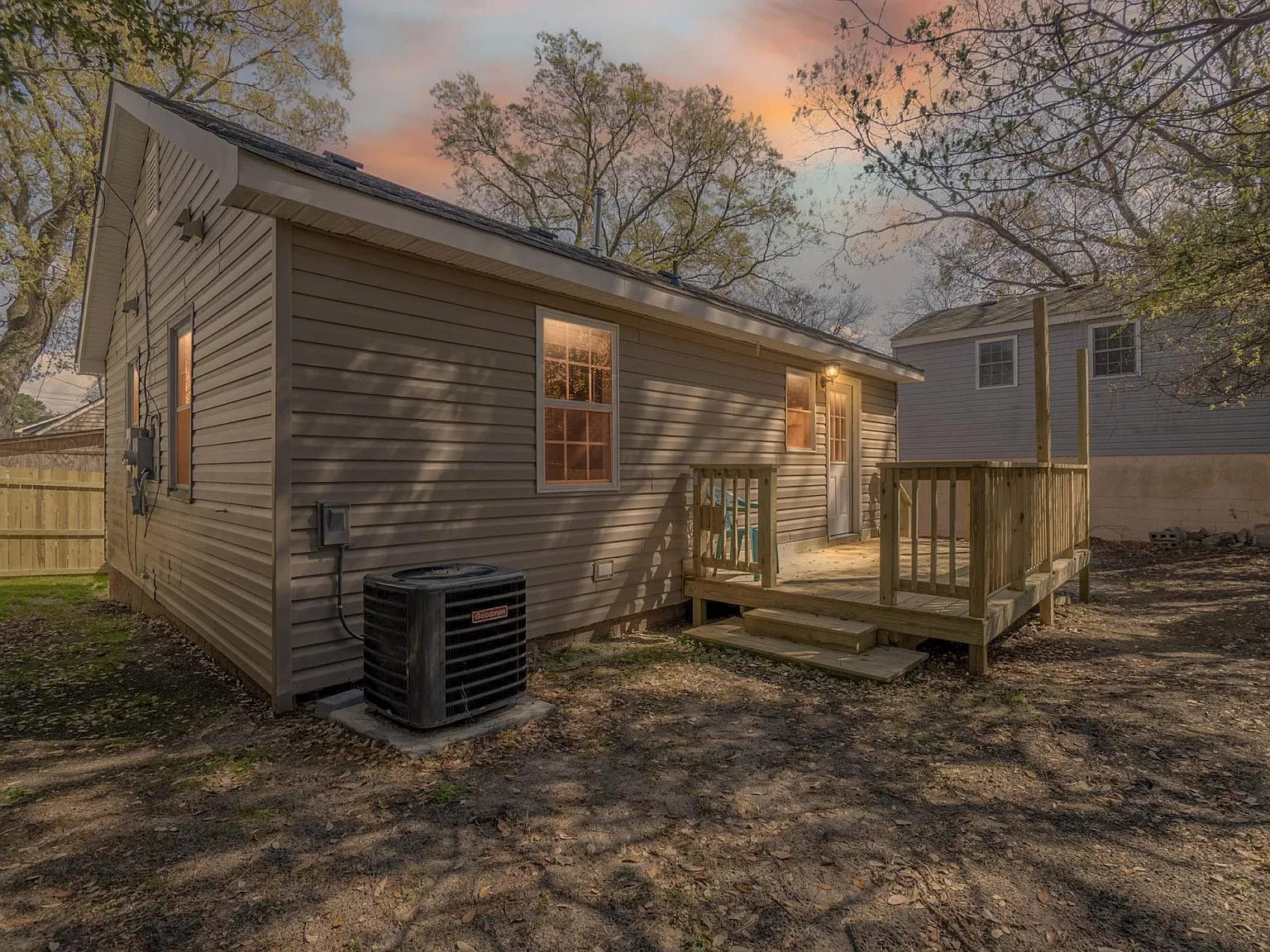 2 bed, 672 sqft, $1,950 — Photo 1