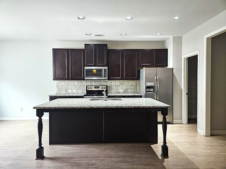 7561 Silk Tree Point — Photo 9