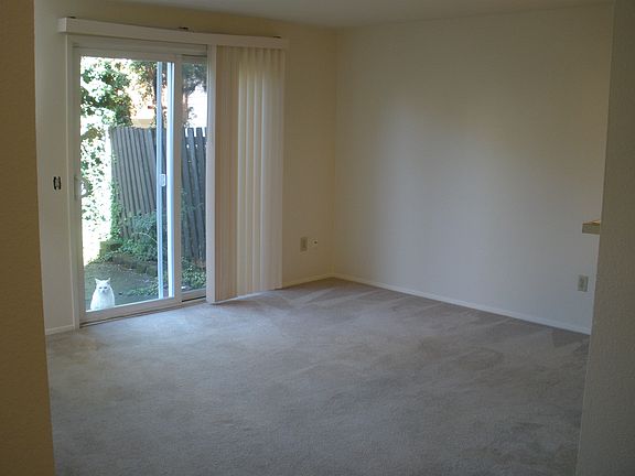 3rd image of 5913 20th Ave NW
