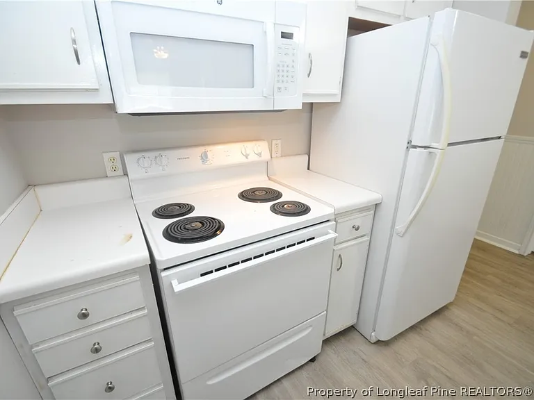 1500 Graduate Ln #304 — Photo 10