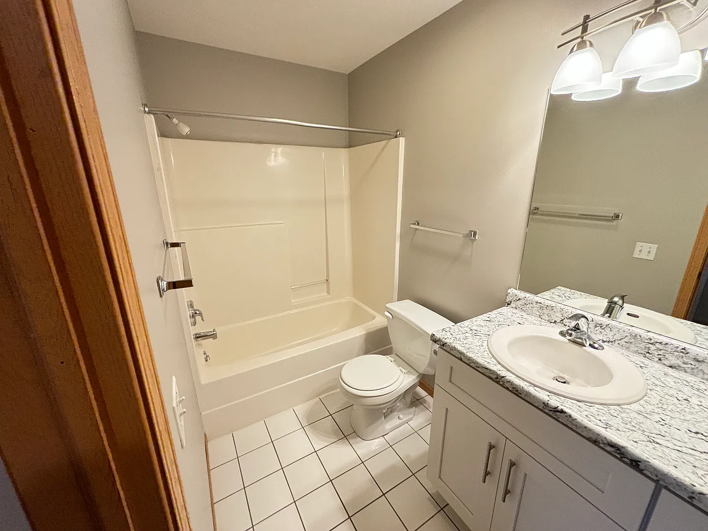 300 Off Move In Special** Spacious 3 Bedroom Townhome with Vaulted Ceilings, Fireplace & Attached... — Photo 4