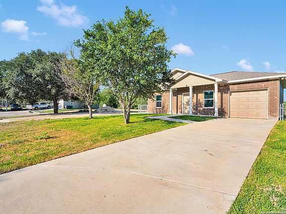 3rd image of 619 VILLA LINDA
