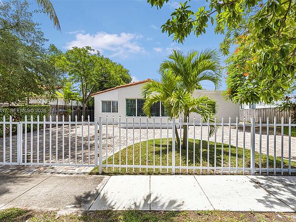 2nd image of 1924 SW 20th St