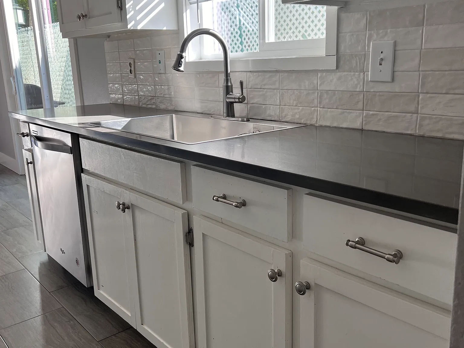 3 bed, 1080 sqft, $2,175 — Photo 3