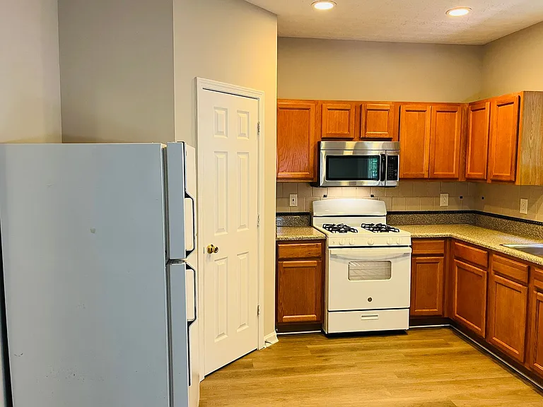 4014 Carisbrook Dr — Photo 10