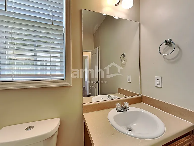 165 Revolutionary Dr — Photo 17