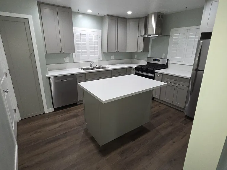 318 E Newman Ave #B — Photo 2