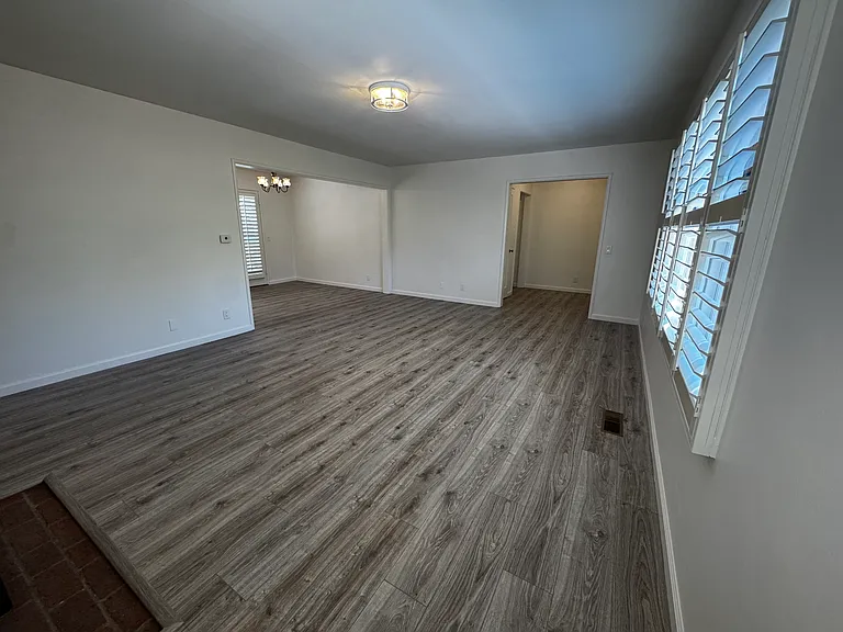 221 Colorado Ave — Photo 7