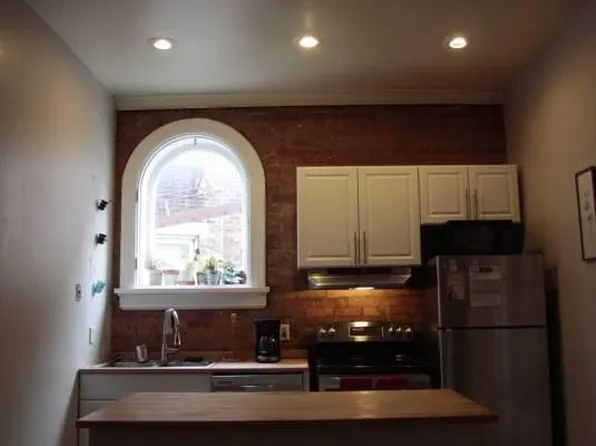 3233 Vine St #1, Cincinnati, OH 45220