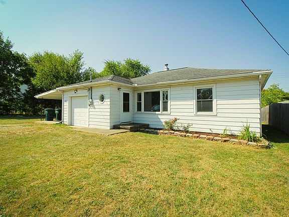 3rd image of 2717 S Meeker Ave